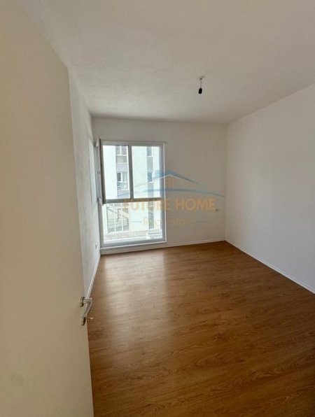 Tirane, jepet me qera apartament 2+1 Kati 1, 83 m² 400 € (Univers City)