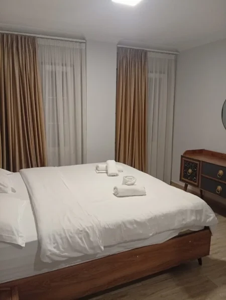 Jepet me Qera Apartament 1+1 ne 5 Maji ,pas Concordit,   500 €URO