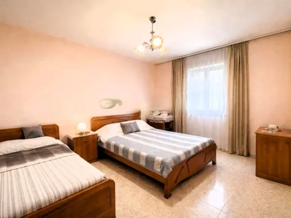 Tirane, shitet nga Pronari, pa-komision apartament 2+1 Kati 3, 79 m² 145.000 € (rruga Ferit Xhajko)