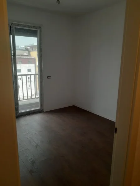 Tirane, jepet me qera 2+1 Kati 6, 95 m² 800 € (Tefta tashko)