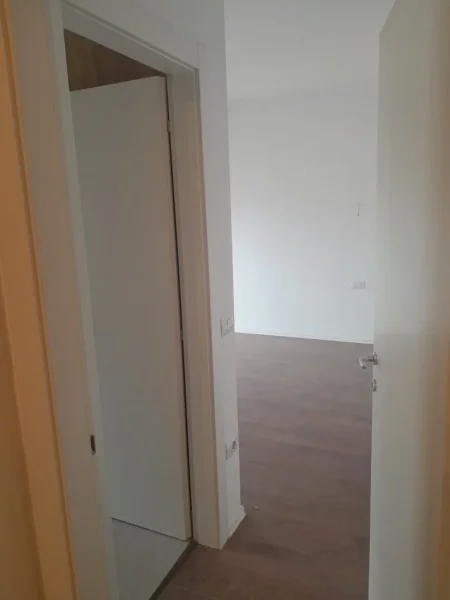 Tirane, jepet me qera 2+1 Kati 6, 95 m² 800 € (Tefta tashko)