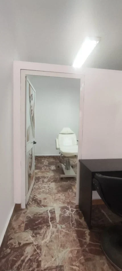 Shqiperi, jepet me qera ambjent biznesi Kati 0, 1 m² 400 € 