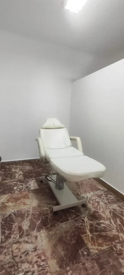 Shqiperi, jepet me qera ambjent biznesi Kati 0, 1 m² 400 € 