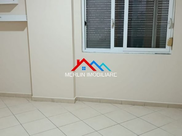 Tirane, jepet me qera apartament 2+1+Ballkon Kati 4, 80 m² 570 € (RRUGA RIZA CEROVA,SELVIA)