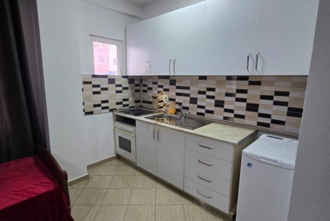 Tirane, jepet me qera apartament 1+1 Kati 2, 50 m² 380 € (Oxhaku)