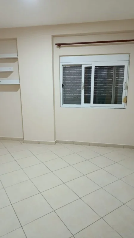 Tirane, jepet me qera apartament 2+1+Ballkon Kati 4, 80 m² 550 € (Rurga Riza Cerova)