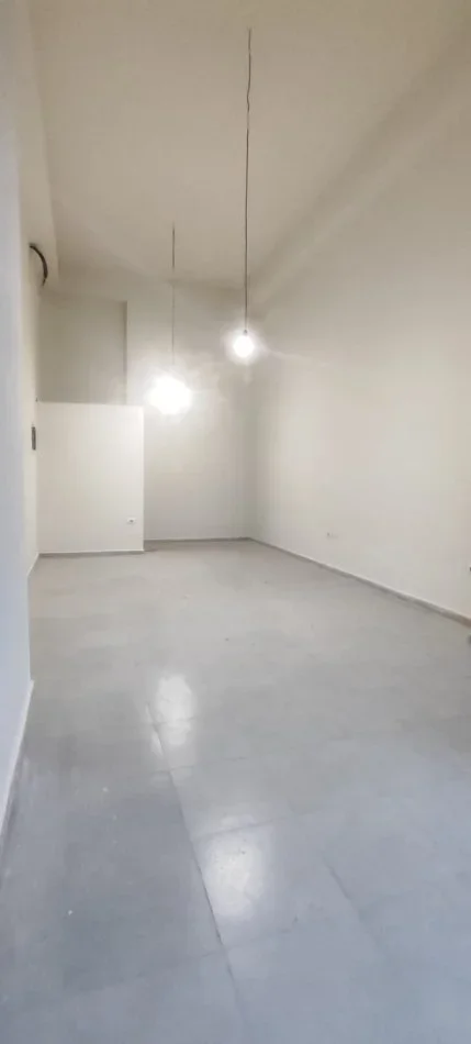 Tirane, jepet me qera ambjent biznesi , 43 m² 600 € (Tirana Golden Park prane spitalit amerikan 3)