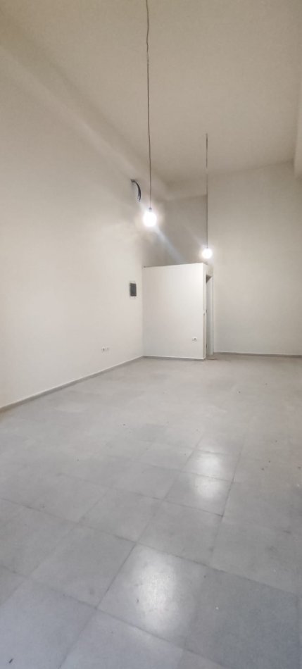 Tirane, jepet me qera ambjent biznesi , 43 m² 600 € (Tirana Golden Park prane spitalit amerikan 3)