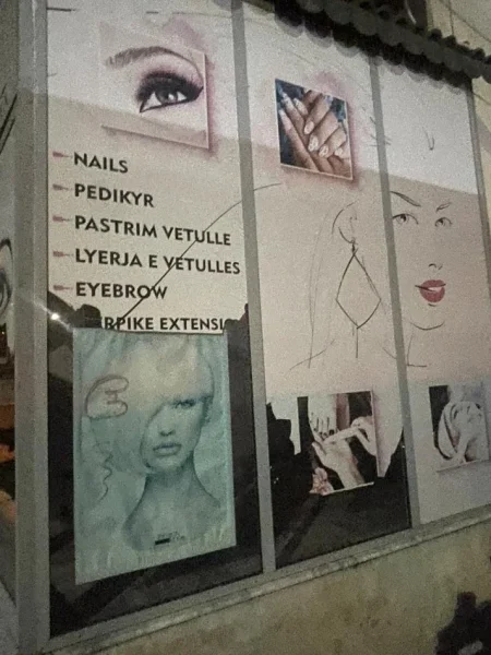 JEPET ME QERA AMBIENT BIZNESI TEK BULEVARDI I RI,  210 €uro