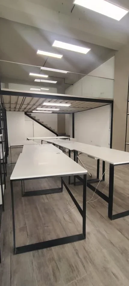 Tirane, shitet ambjent biznesi , 88 m² (Tirana Golden Park prane spitalit amerikan 3)