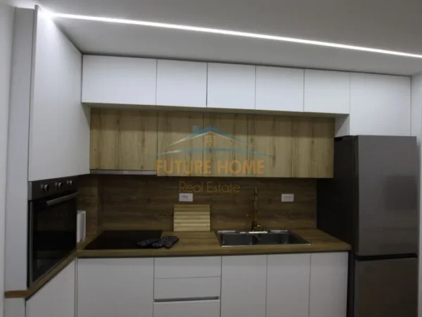 Tirane, jepet me qera apartament 1+1 Kati 0, 63 m² 650 € (21 DHJETORI)