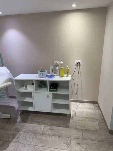 Tirane, shitet ambjent biznesi , 165.000 € (Tirana Golden Park prane spitalit amerikan 3)