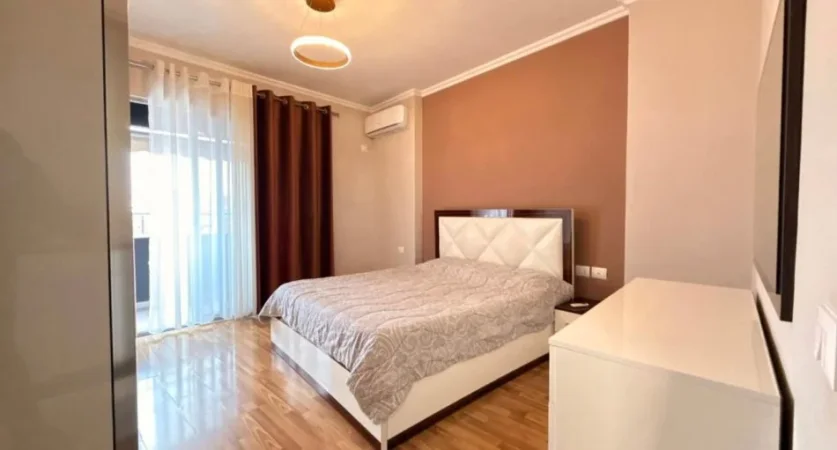 Tirane, jepet me qera apartament 2+1+2 Ballkon Kati 7, 112 m² 650 € (Astir)