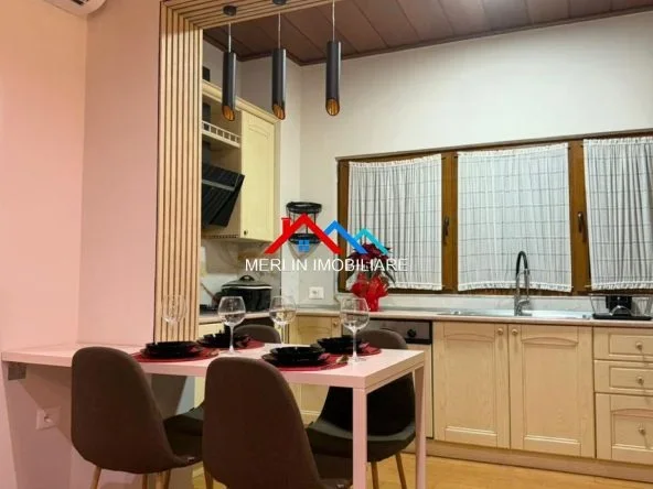 Tirane, jepet me qera apartament 1+1+Ballkon Kati 2, 79 m² 622 € (RRUGA BABE REXHA,BLOBE)