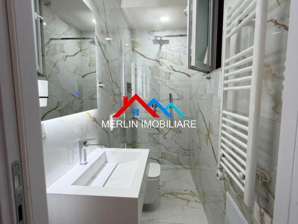 Tirane, jepet me qera apartament 1+1+Ballkon Kati 2, 79 m² 622 € (RRUGA BABE REXHA,BLOBE)