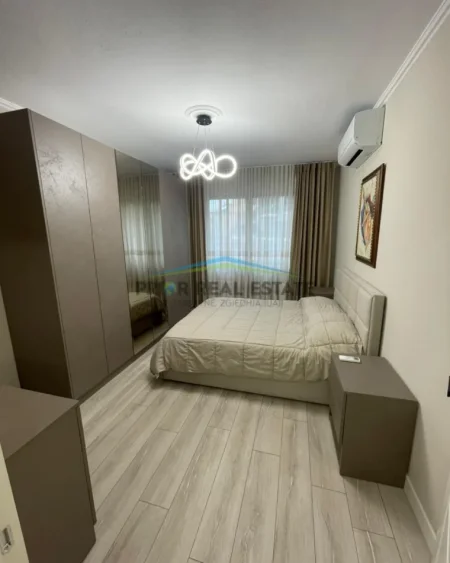 Tirane, jepet me qera apartament 1+1 Kati 3, 70 m² 800 € (Rruga e Kosovarëve)