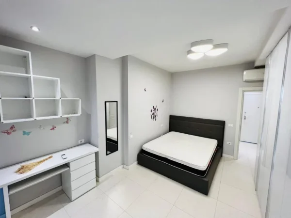 Tirane, jepet me qera apartament 1+1 Kati 4, 750 € 