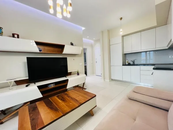 Tirane, jepet me qera apartament 1+1 Kati 4, 750 € 