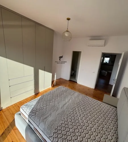 Tirane, jepet me qera apartament 2+1 Kati 6, 80 m² 800 € (XHAMLLIKU)