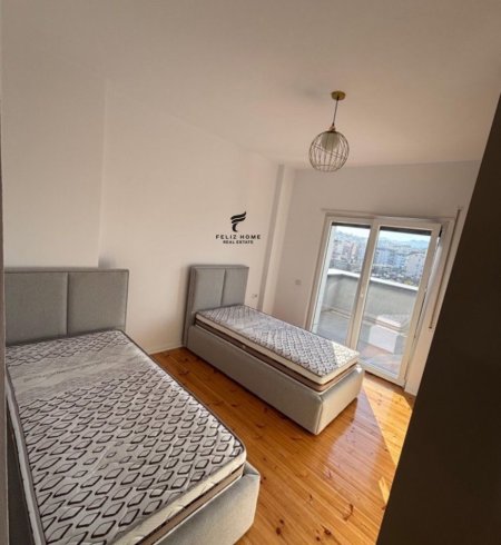 Tirane, jepet me qera apartament 2+1 Kati 6, 80 m² 800 € (XHAMLLIKU)