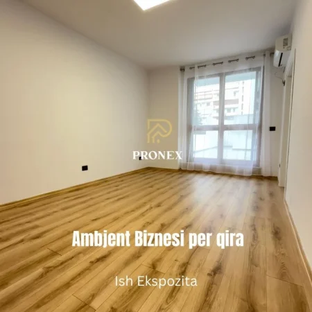 Tirane, jepet me qera ambjent biznesi Kati 1, 67 m² 800 € (Ish Ekspozita)