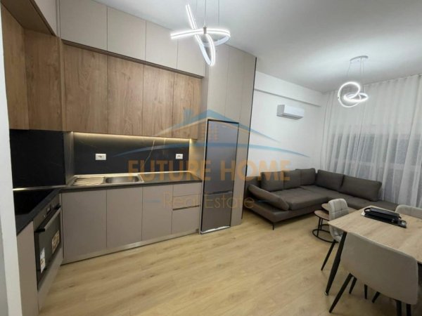 Tirane, jepet me qera apartament 1+1 Kati 5, 47 m² 450 € (Ali Dem)