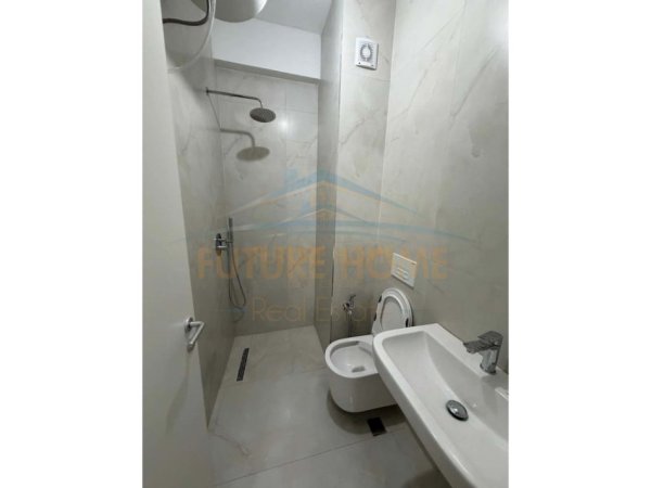 Tirane, jepet me qera apartament 1+1 Kati 5, 47 m² 450 € (Ali Dem)