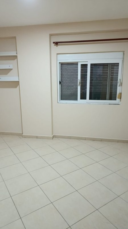 Tirane, jepet me qera apartament 2+1 Kati 4, 80 m² 550 € (SELVIA)