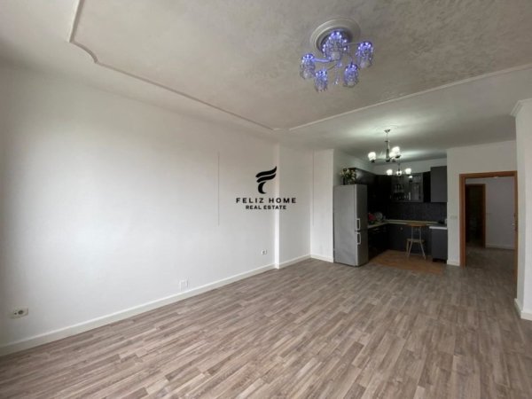 Tirane, jepet me qera zyre Kati 11, 143 m² 1.500 € (ISH EKSPOZITA)