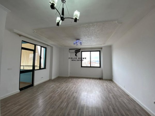 Tirane, jepet me qera zyre Kati 11, 143 m² 1.500 € (ISH EKSPOZITA)