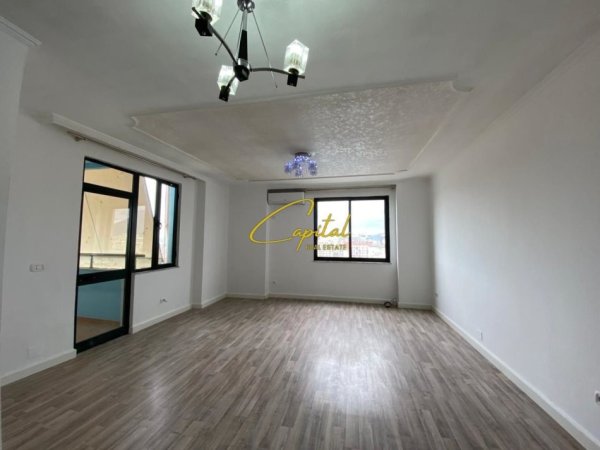 Tirane, jepet me qera zyre Kati 11, 143 m² 1.500 € (BLV ZHAN D'ARK)