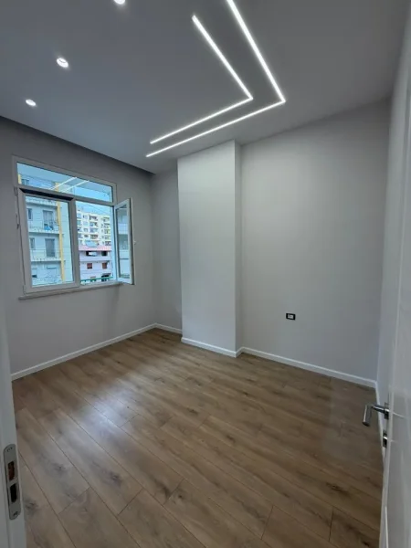 Tirane, shitet apartament 1+1 Kati 2, 100.000 m² 100.000 € (Astir)