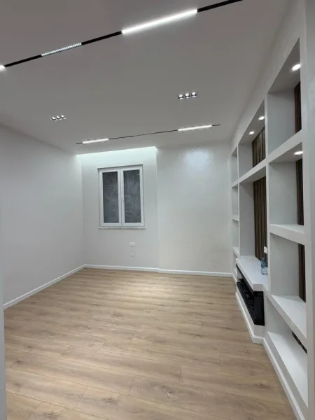 Tirane, shitet apartament 1+1 Kati 2, 100.000 m² 100.000 € (Astir)