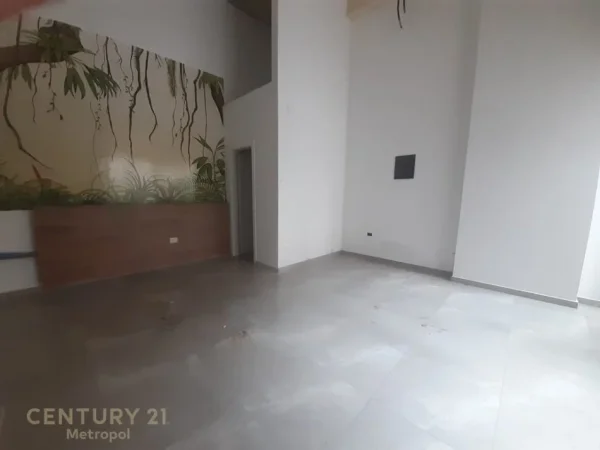 Tirane, shitet dyqan Kati 0, 34 m² 82.000 € 