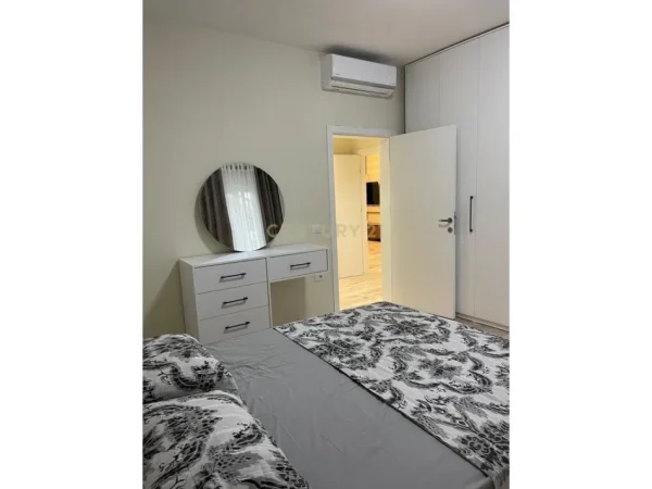 Tirane, jap me qera apartament 2+1 Kati 3, 129 m² 500 € (Fresku)