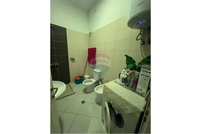 Apartament ne shitje, 2+1 totalisht i mobiluar tek bar "Artisti', Astir! (159'900 Euro)