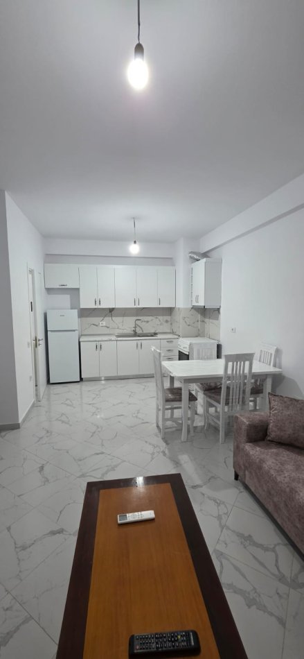 Tirane, jepet me qera apartament 1+1 Kati 7, 70 m² 450 € (ASTIR)