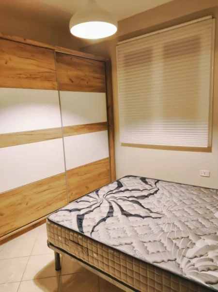 Tirane, jepet me qera apartament 1+1+Ballkon Kati 6, 60 m² 42.000 LEKE