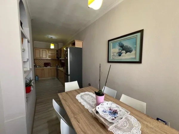 Tirane, jap me qera apartament 2+1 Kati 8, 85 m² 600 € (Don Bosko)