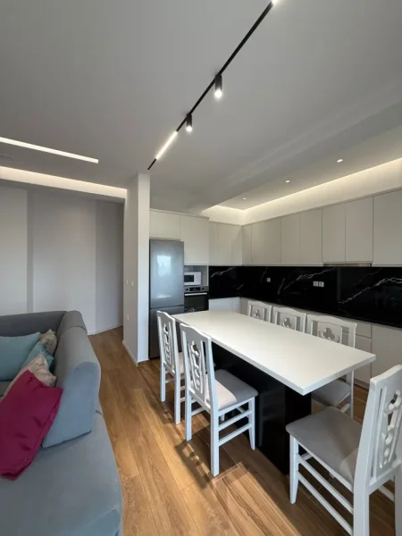 Tirane, jepet me qera apartament 3+1 Kati 2, 120 m² 550 € (Babrru , Rruga Kaci)