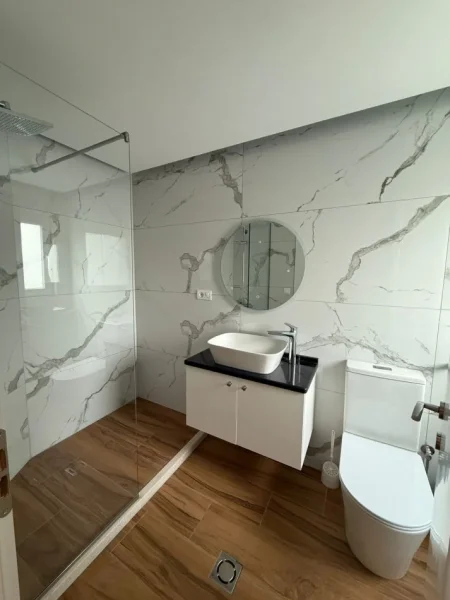 Tirane, jepet me qera apartament 3+1 Kati 2, 120 m² 550 € (Babrru , Rruga Kaci)