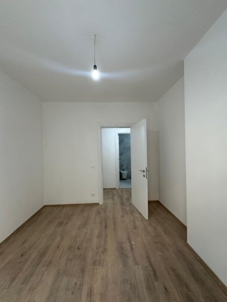 Tirane, shitet apartament 2+1+Ballkon Kati 2, 84 m² 104.500 € (Univers City)