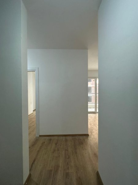 Tirane, shitet apartament 2+1+Ballkon Kati 2, 84 m² 104.500 € (Univers City)