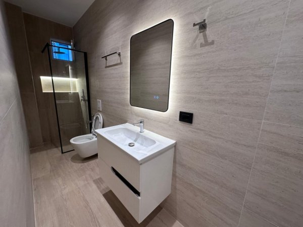 Tirane, shitet apartament , 65 m² 128.500 € (Rruga Eduard Mano)