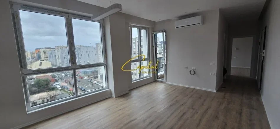 Tirane, jepet me qera zyre Kati 6, 60 m² 700 € (KOMUNA E PARISIT)