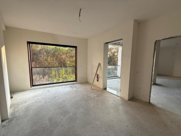 Tirane, shitet apartament 2+1+Ballkon Kati 4, 143 m² 572.800 € (Stadiumi Arena)