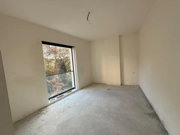 Tirane, shitet apartament 2+1+Ballkon Kati 4, 143 m² 572.800 € (Stadiumi Arena)