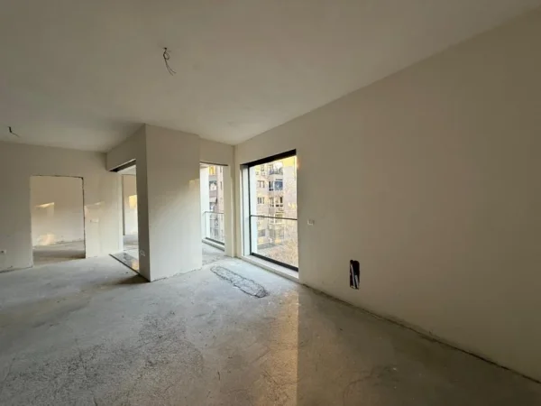 Tirane, shitet apartament 2+1+Ballkon Kati 4, 143 m² 572.800 € (Stadiumi Arena)