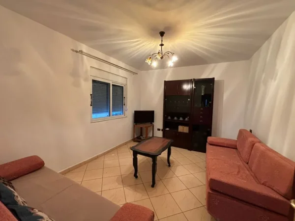 Vlore, jepet me qera apartament 2+1 Kati 4, 90 m² 260 € (Pranë ALSA, Vlorë)