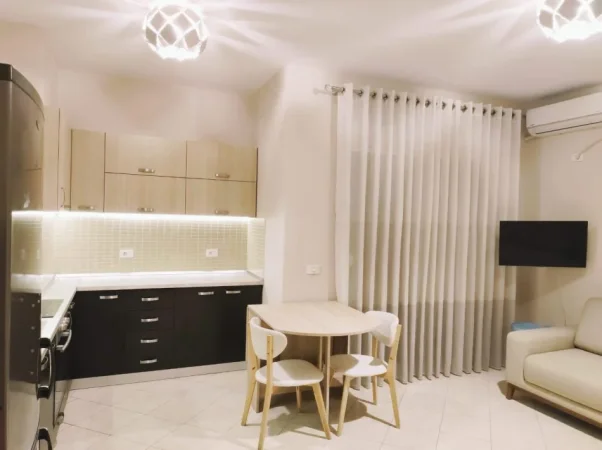 Tirane, jepet me qera apartament 1+1+Ballkon Kati 6, 60 m² 420 € 